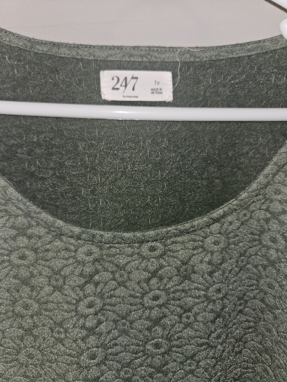 24/7 Maurices Textured Tee - Picture 2 of 3